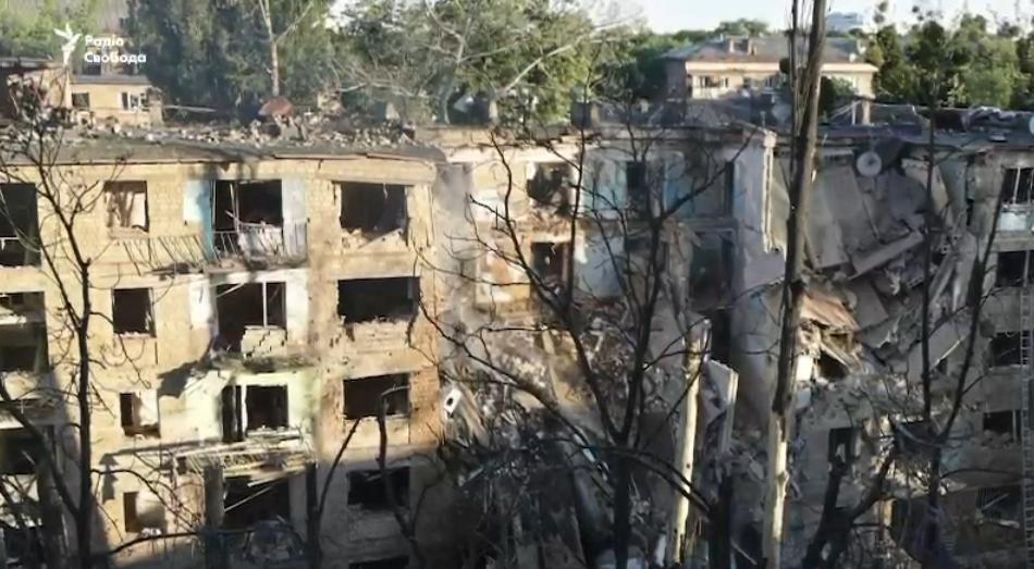 A five-story apartment building in the Shevchenkivskyi district of Kyiv collapsed after being targeted by a ballistic missile. At least seven people died as a result and more may be trapped under the rubble