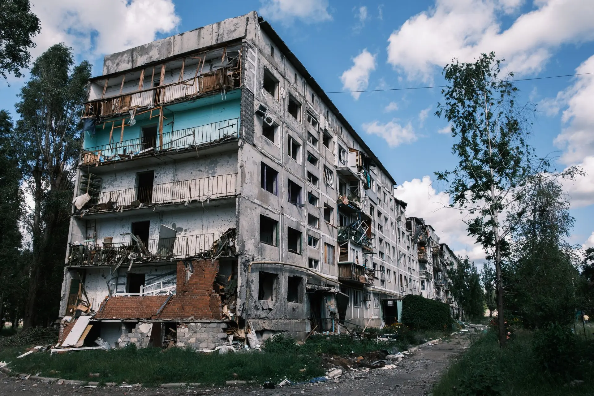 A ruined building in Pokrovsk, Donetsk Oblast, in June 2025. (Francis Farrell/The Kyiv Independent)